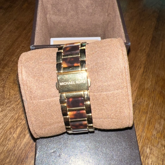 Michael Kors Watch - Picture 3 of 4